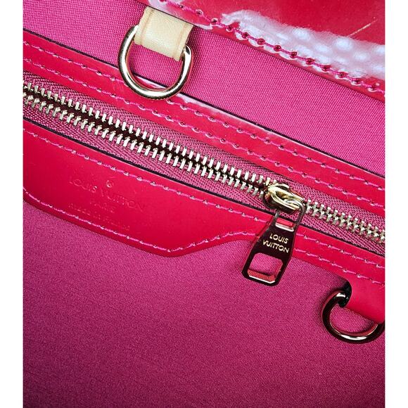 Louis Vuitton Red Monogram Vernis Reade MM Tote - Picture 8 of 11